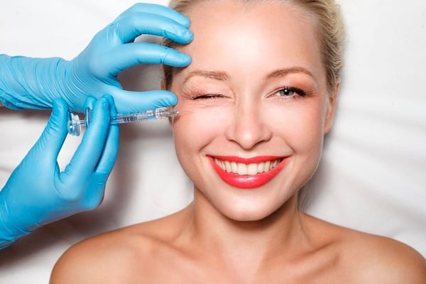 WHAT IS A PRP VAMPIRE FACELIFT liquivida lounge