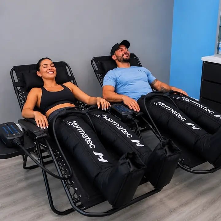 compression-boots-couple-liquivida-wellness-center